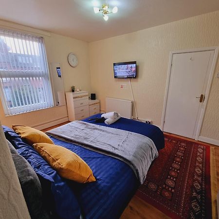 Bright Sunny, Double Bed With Garden, Tv And Wi-Fi Otel Leeds  Dış mekan fotoğraf