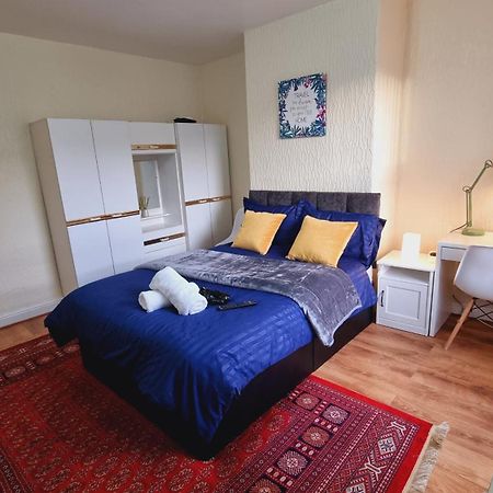 Bright Sunny, Double Bed With Garden, Tv And Wi-Fi Otel Leeds  Dış mekan fotoğraf