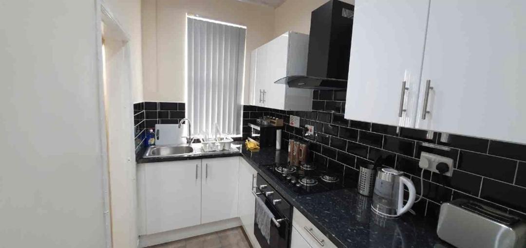 Bright Sunny, Double Bed With Garden, Tv And Wi-Fi Otel Leeds  Dış mekan fotoğraf